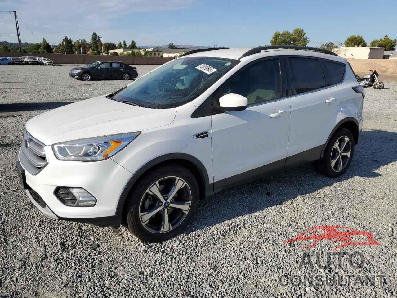 FORD ESCAPE 2017 - 1FMCU0GDXHUE71440