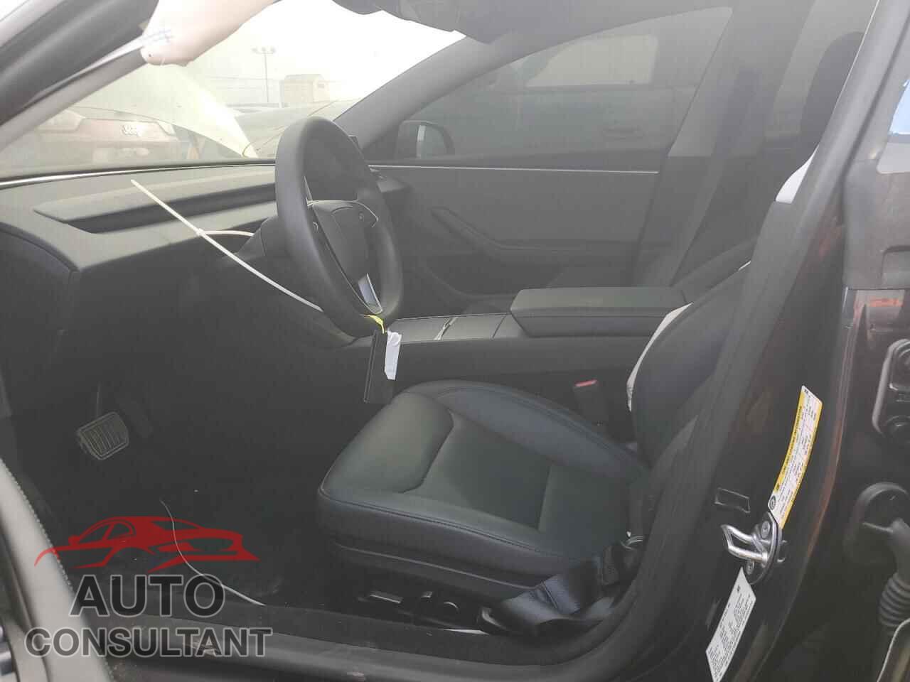 TESLA MODEL 3 2025 - 5YJ3E1EA4SF982965