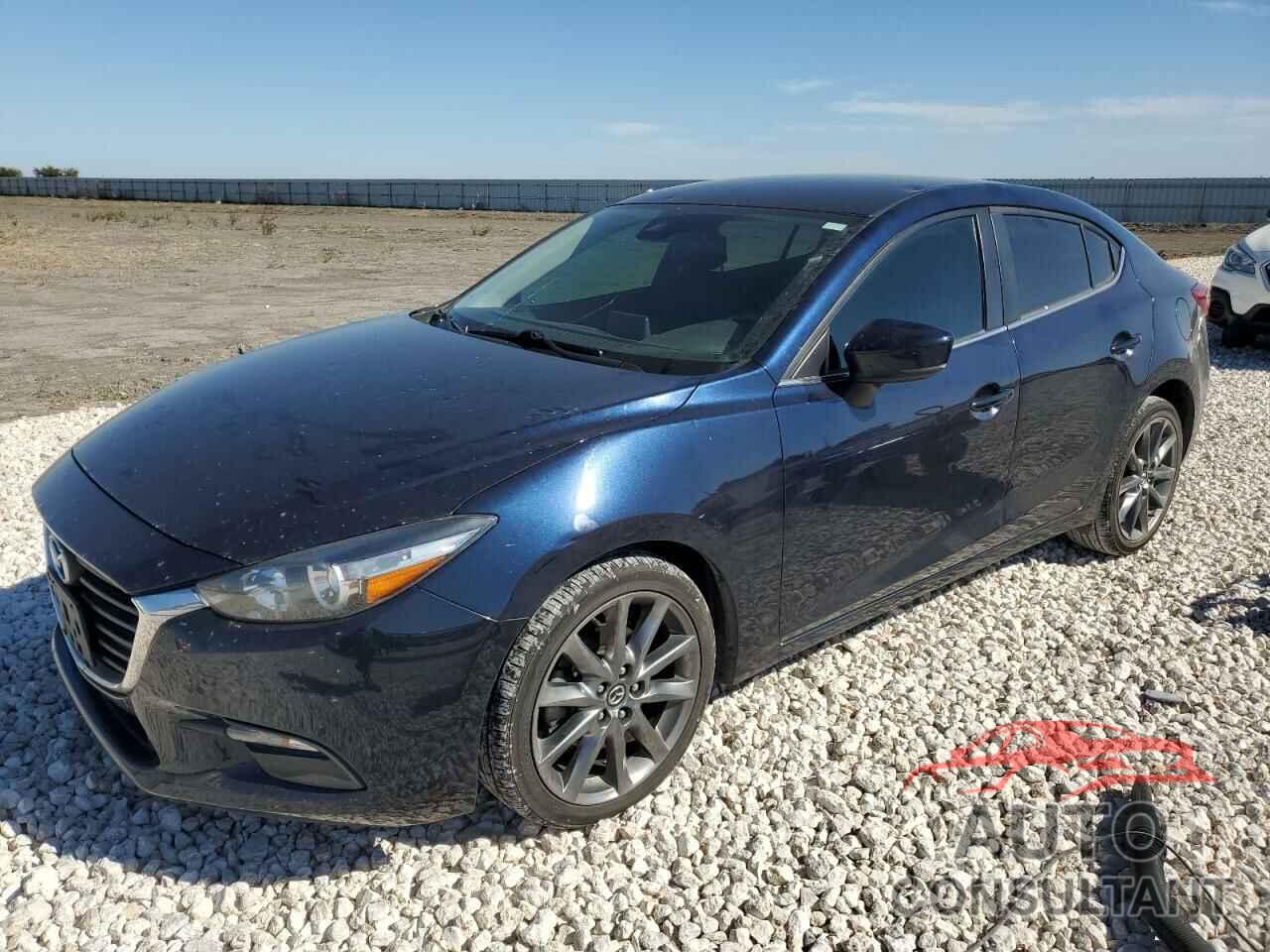 MAZDA 3 2018 - 3MZBN1V38JM266381