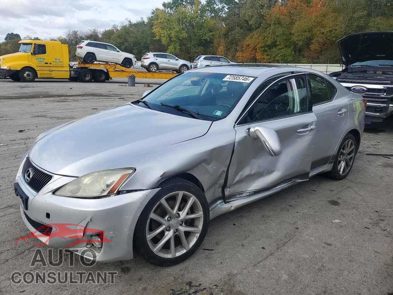 LEXUS IS 2011 - JTHCF5C22B5048321
