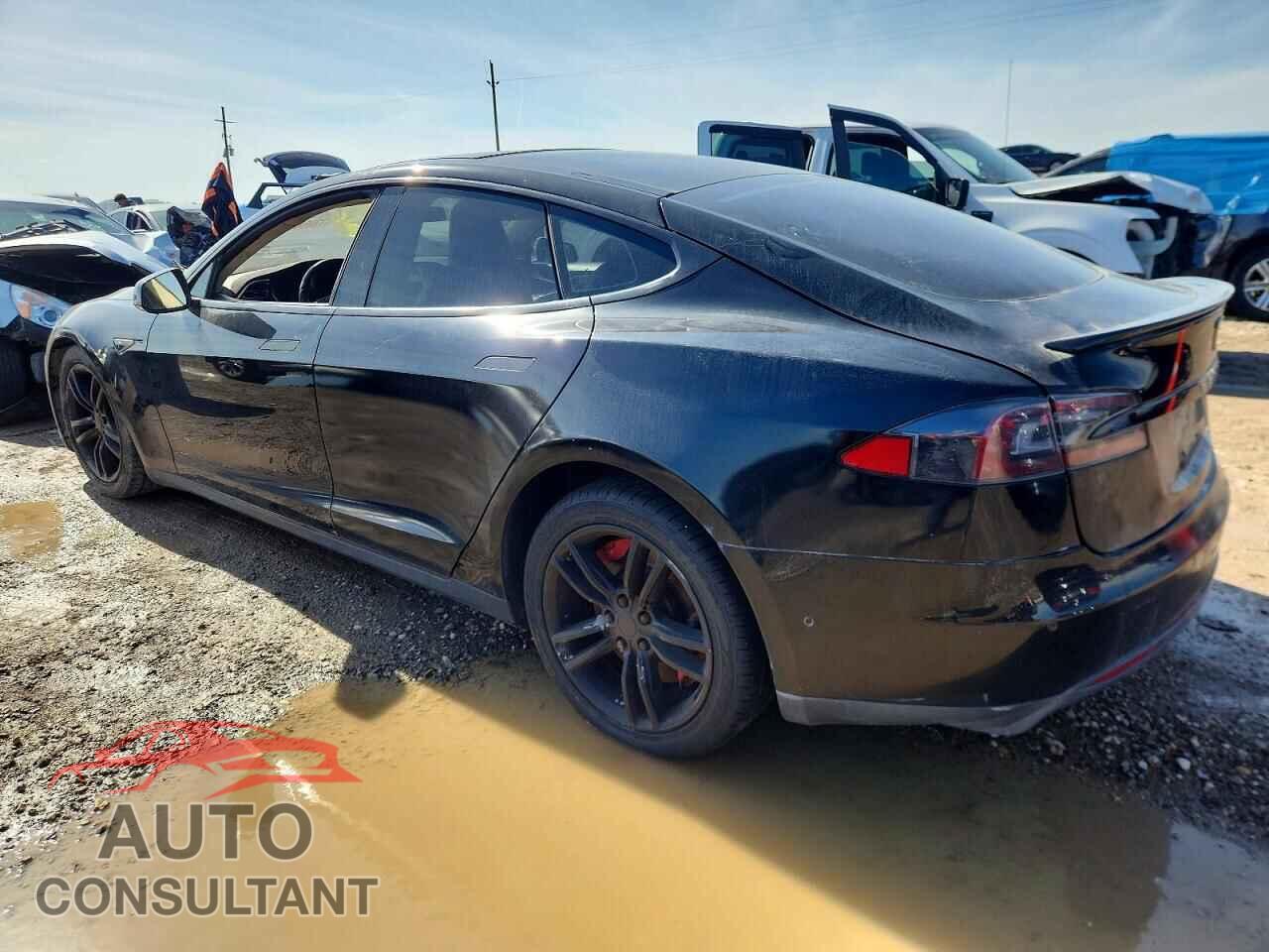 TESLA MODEL S 2015 - 5YJSA1S13FF100329