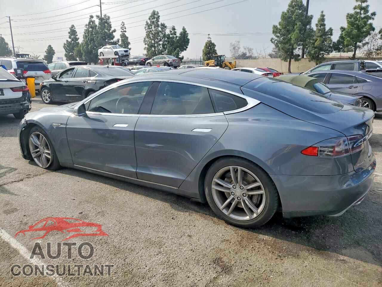 TESLA MODEL S 2013 - 5YJSA1DN5DFP04526