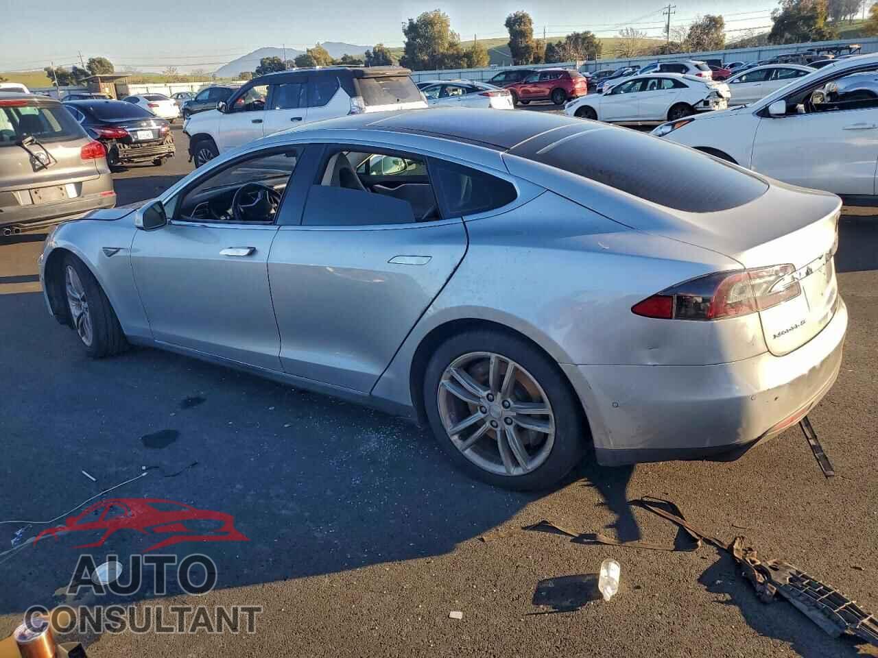 TESLA MODEL S 2015 - 5YJSA1H12FF083028