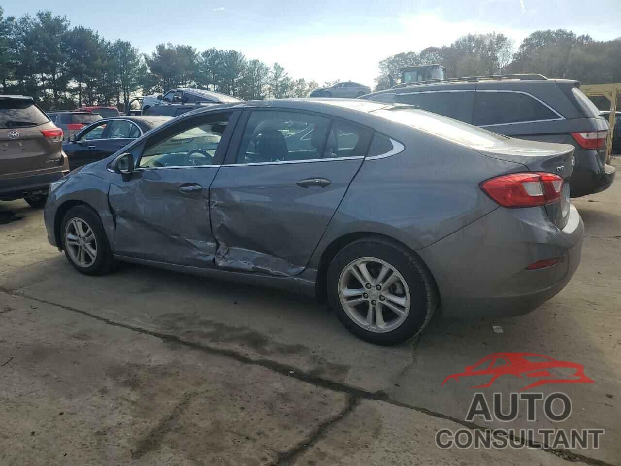 CHEVROLET CRUZE 2018 - 1G1BE5SM2J7181501