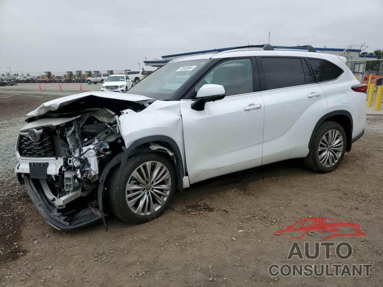 TOYOTA HIGHLANDER 2023 - 5TDKDRAH4PS507609