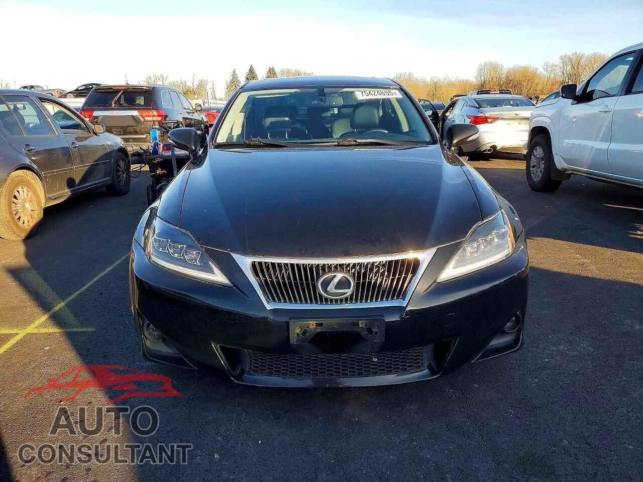 LEXUS IS 2011 - JTHBF5C27B5144327