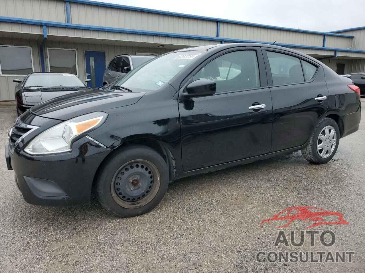 NISSAN VERSA 2018 - 3N1CN7AP5JL801064