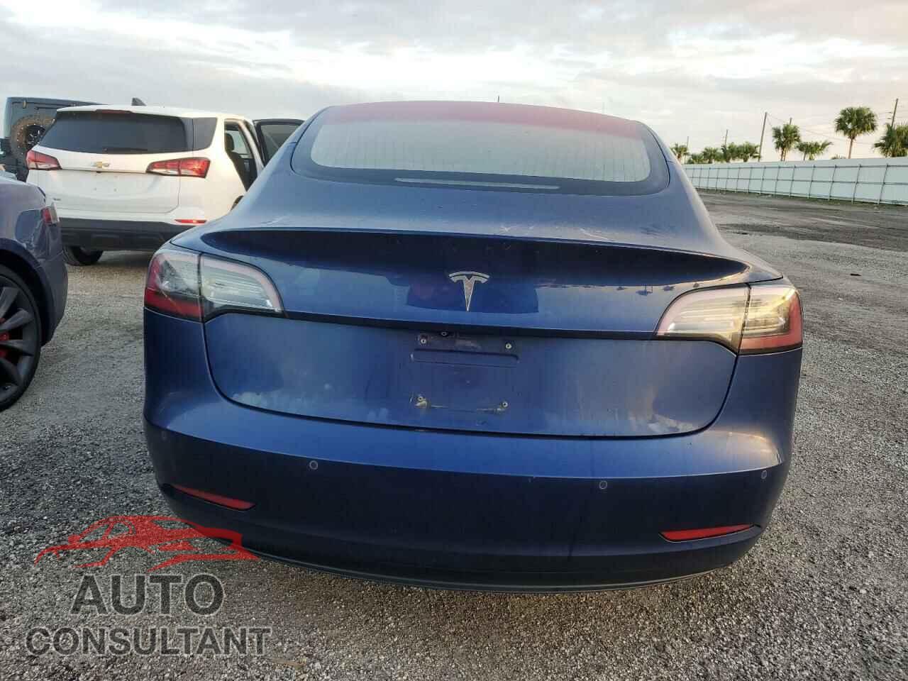 TESLA MODEL 3 2018 - 5YJ3E1EA6JF043587