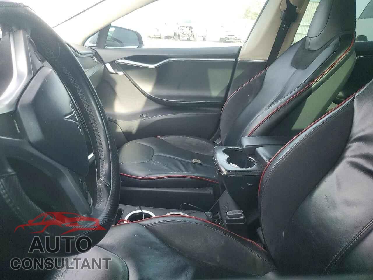 TESLA MODEL S 2013 - 5YJSA1DP8DFP27641