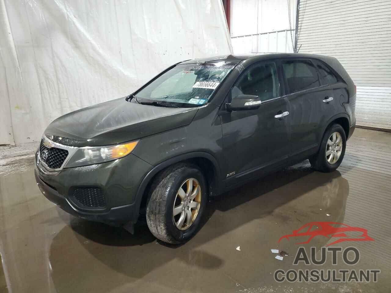 KIA SORENTO 2011 - 5XYKTCA13BG164977