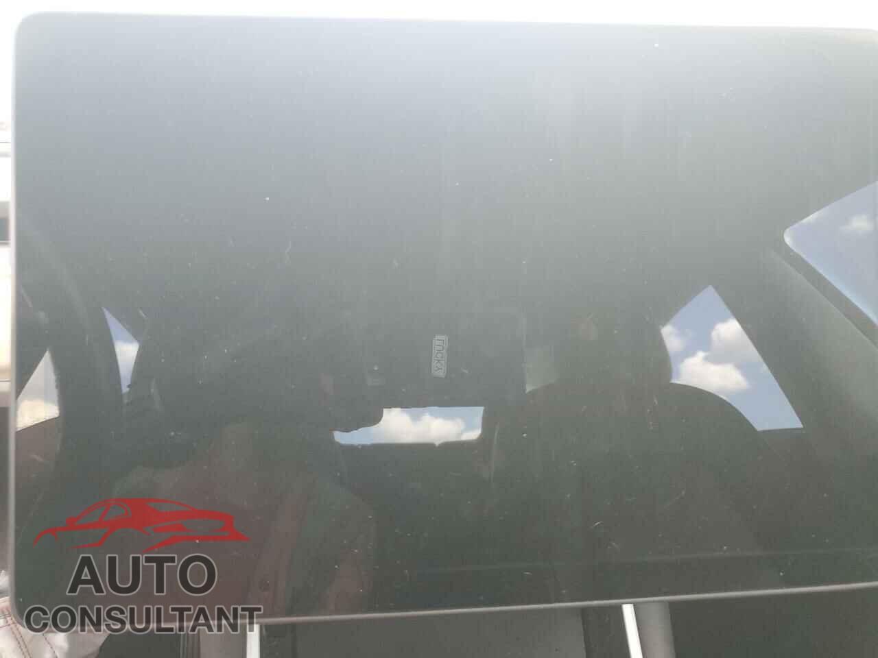 TESLA MODEL 3 2018 - 5YJ3E1EA0JF077542