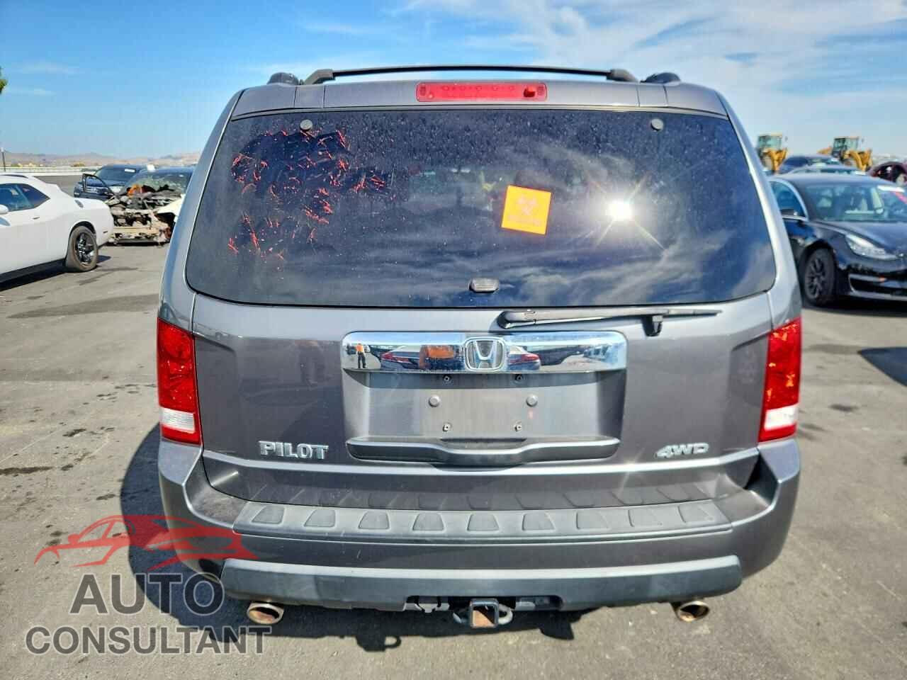 HONDA PILOT 2011 - 5FNYF4H71BB040327