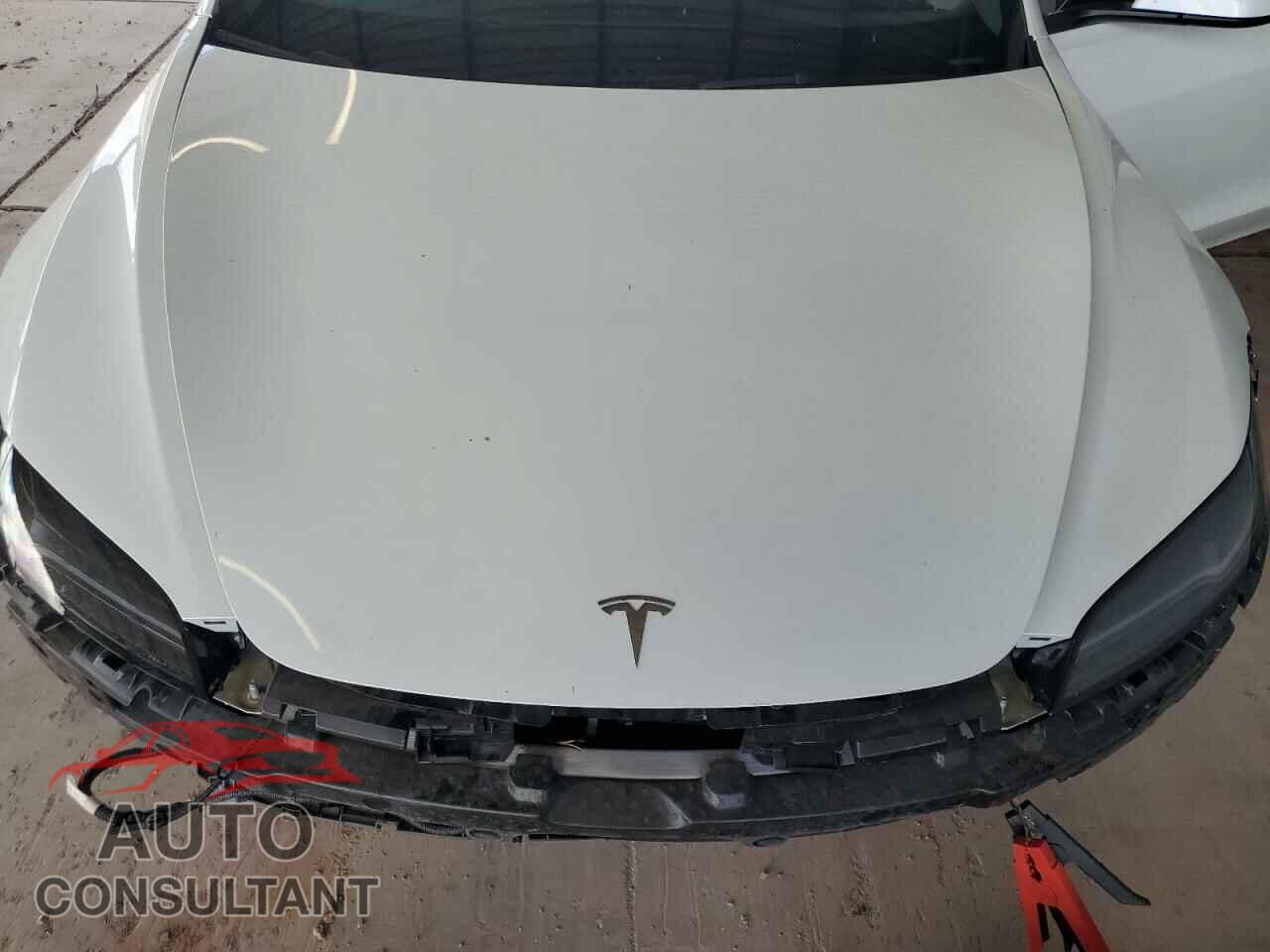TESLA MODEL 3 2024 - 5YJ3E1EA4RF785546