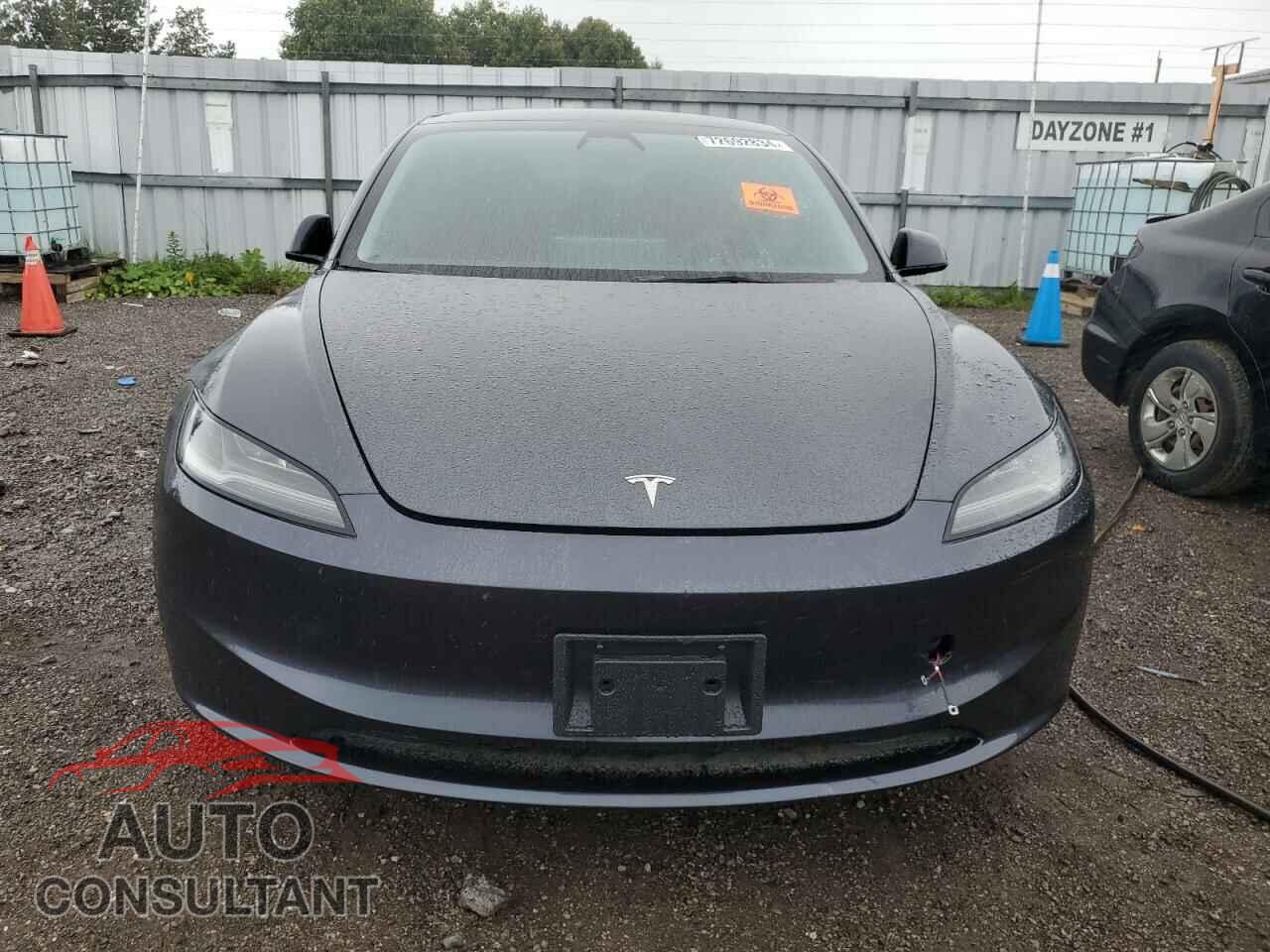 TESLA MODEL 3 2024 - LRW3E7FA8RC094032