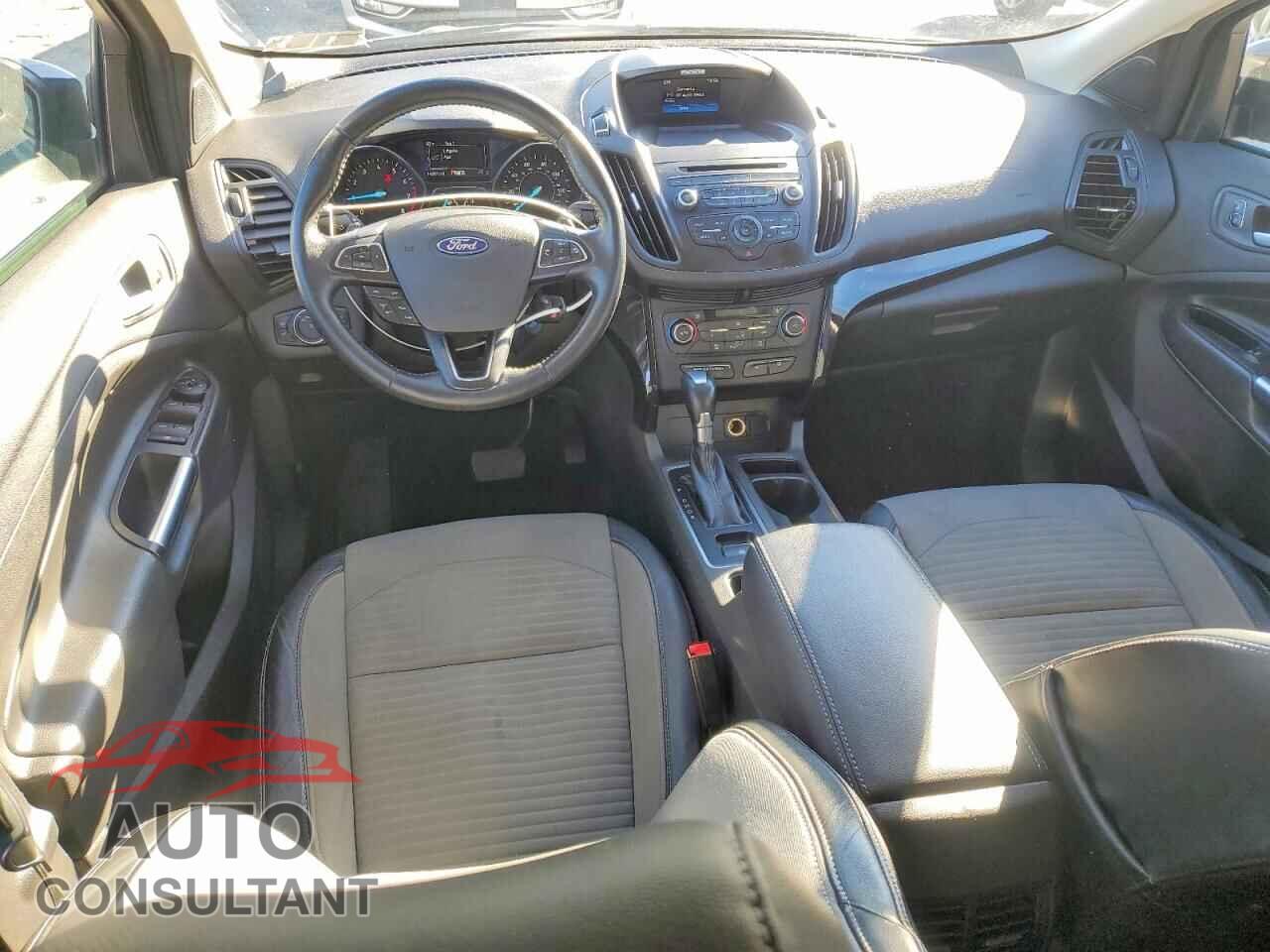 FORD ESCAPE 2017 - 1FMCU0G92HUE62825