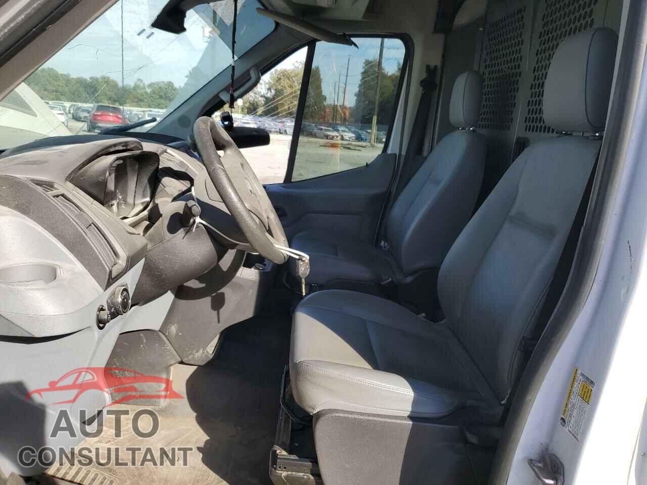 FORD TRANSIT 2019 - 1FTYR2CM1KKB04460