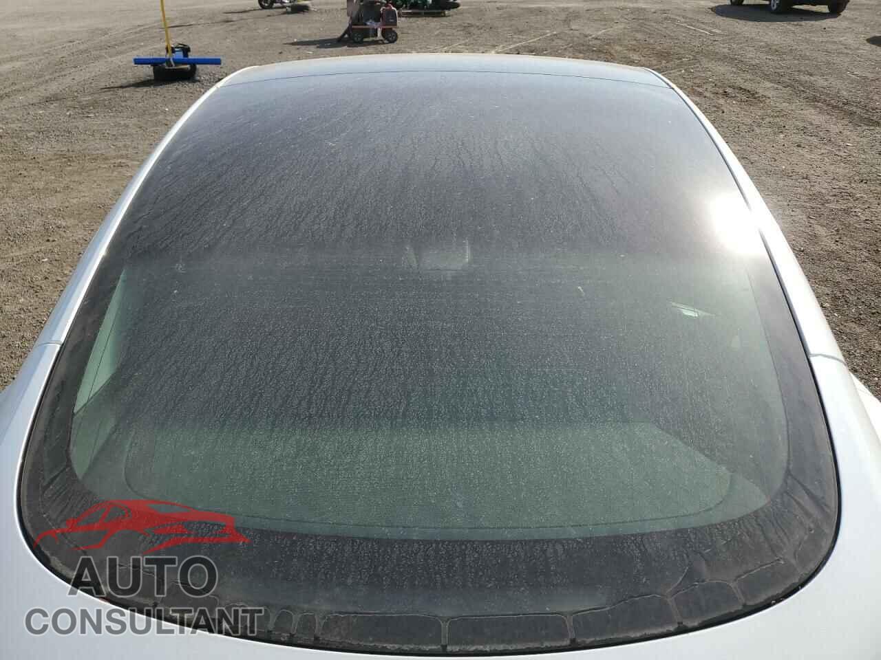 TESLA MODEL 3 2019 - 5YJ3E1EA5KF483219