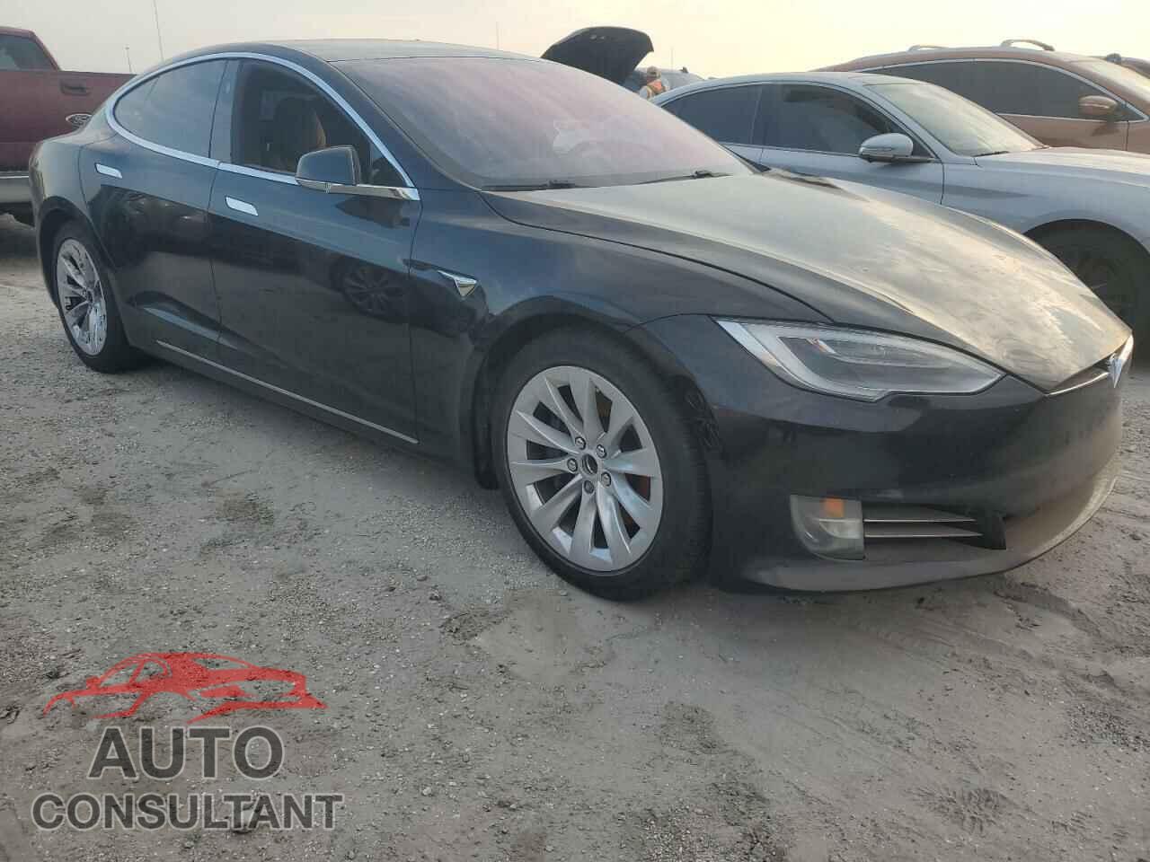 TESLA MODEL S 2017 - 5YJSA1E12HF199613