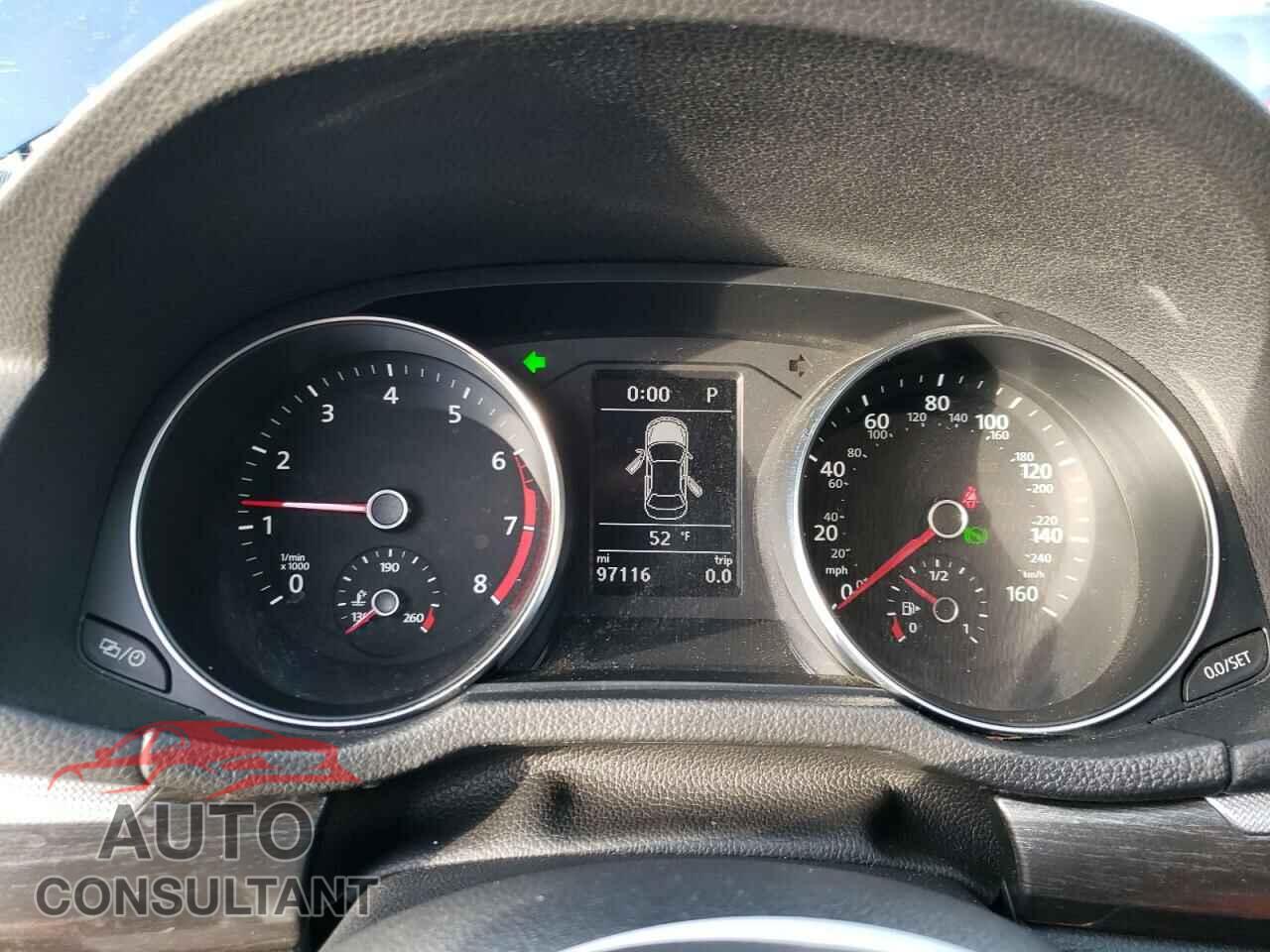 VOLKSWAGEN PASSAT 2017 - 1VWBT7A39HC007716