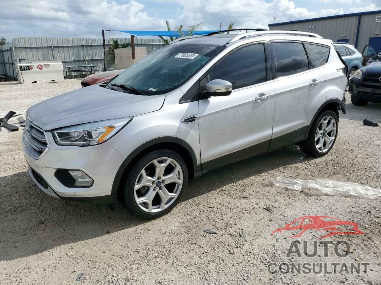 FORD ESCAPE 2017 - 1FMCU9J9XHUC72929