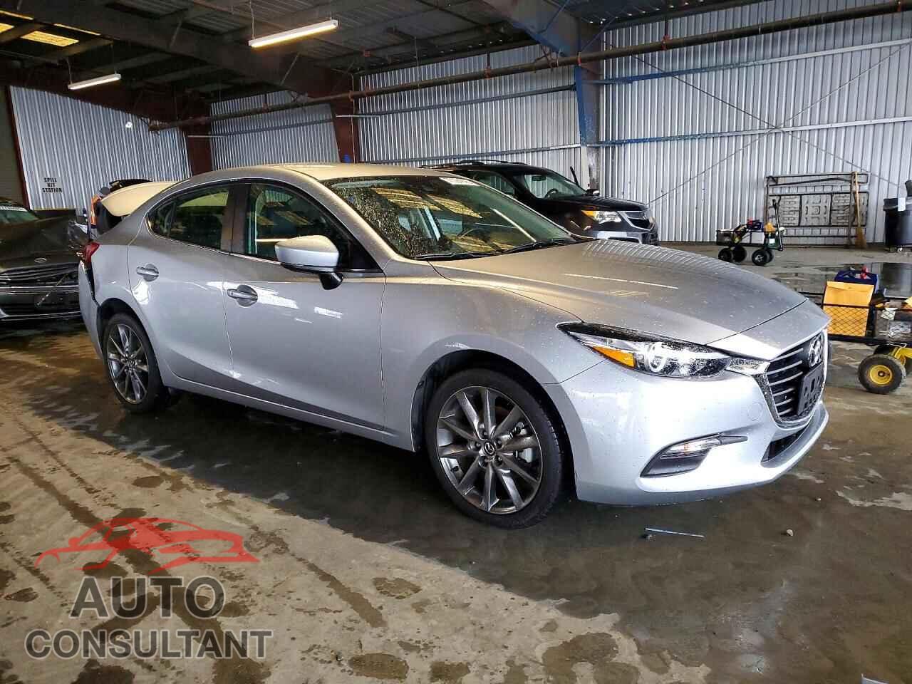 MAZDA 3 2018 - 3MZBN1V34JM214164