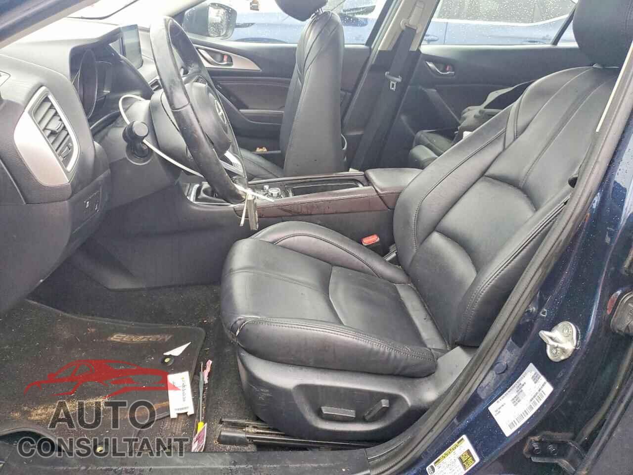 MAZDA 3 2018 - 3MZBN1L31JM267486