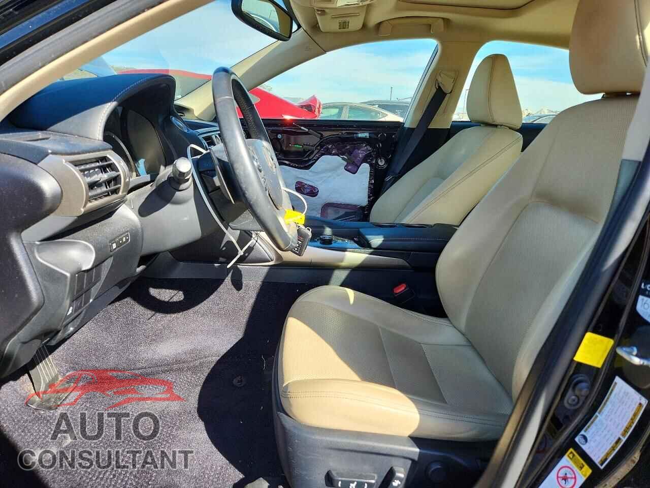 LEXUS IS 2014 - JTHBF1D23E5040946