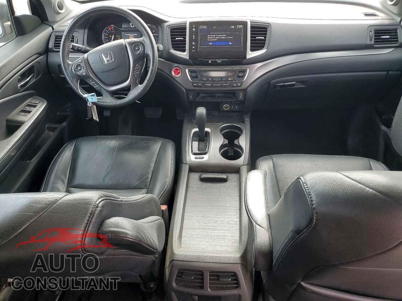 HONDA PILOT 2018 - 5FNYF5H53JB004979