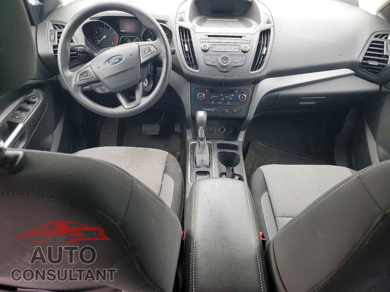 FORD ESCAPE 2017 - 1FMCU0G99HUC21327