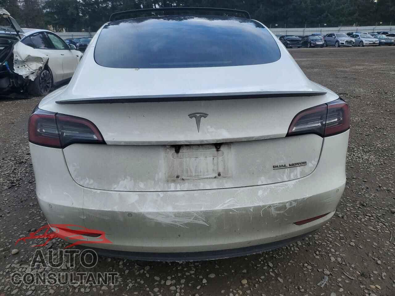 TESLA MODEL 3 2018 - 5YJ3E1EB5JF055819