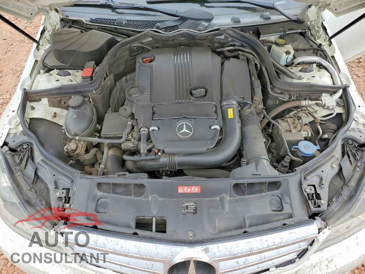 MERCEDES-BENZ C-CLASS 2012 - WDDGF4HB2CA613106
