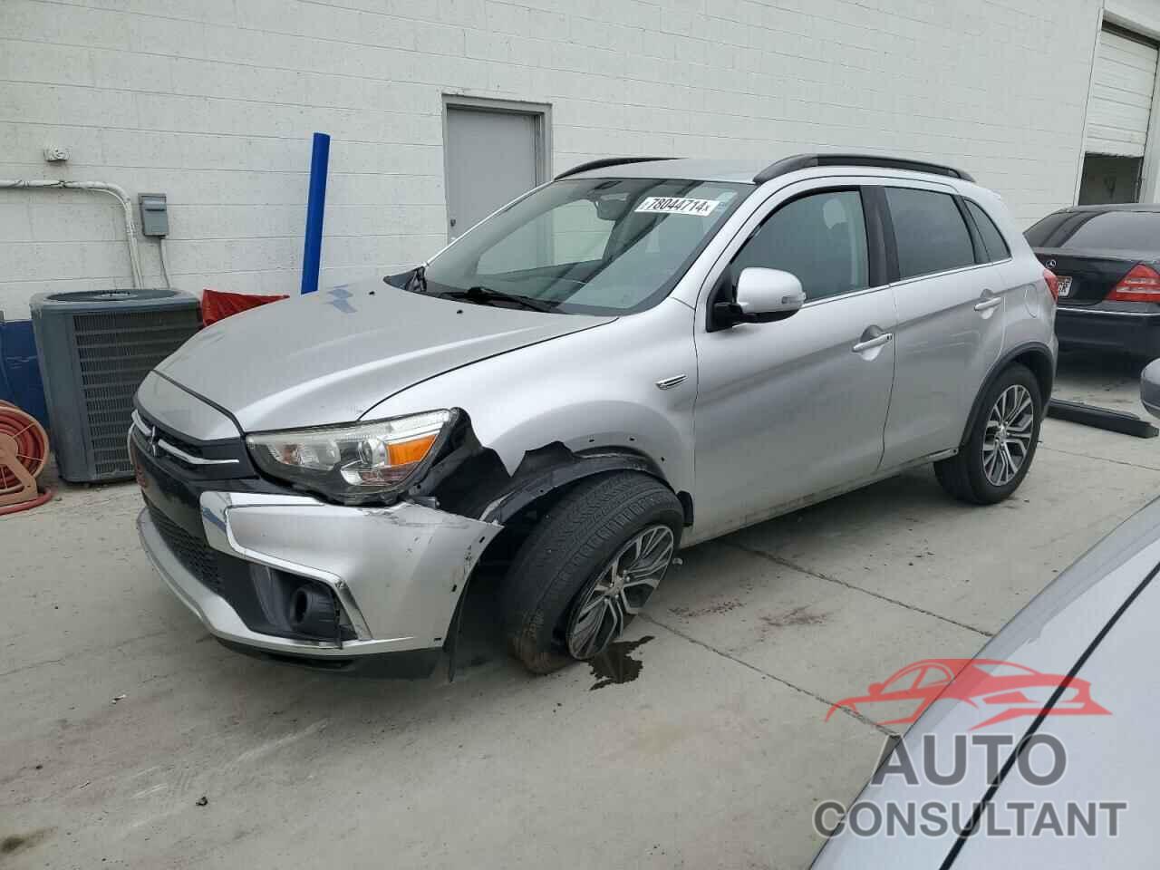 MITSUBISHI OUTLANDER 2018 - JA4AR4AW8JU002667