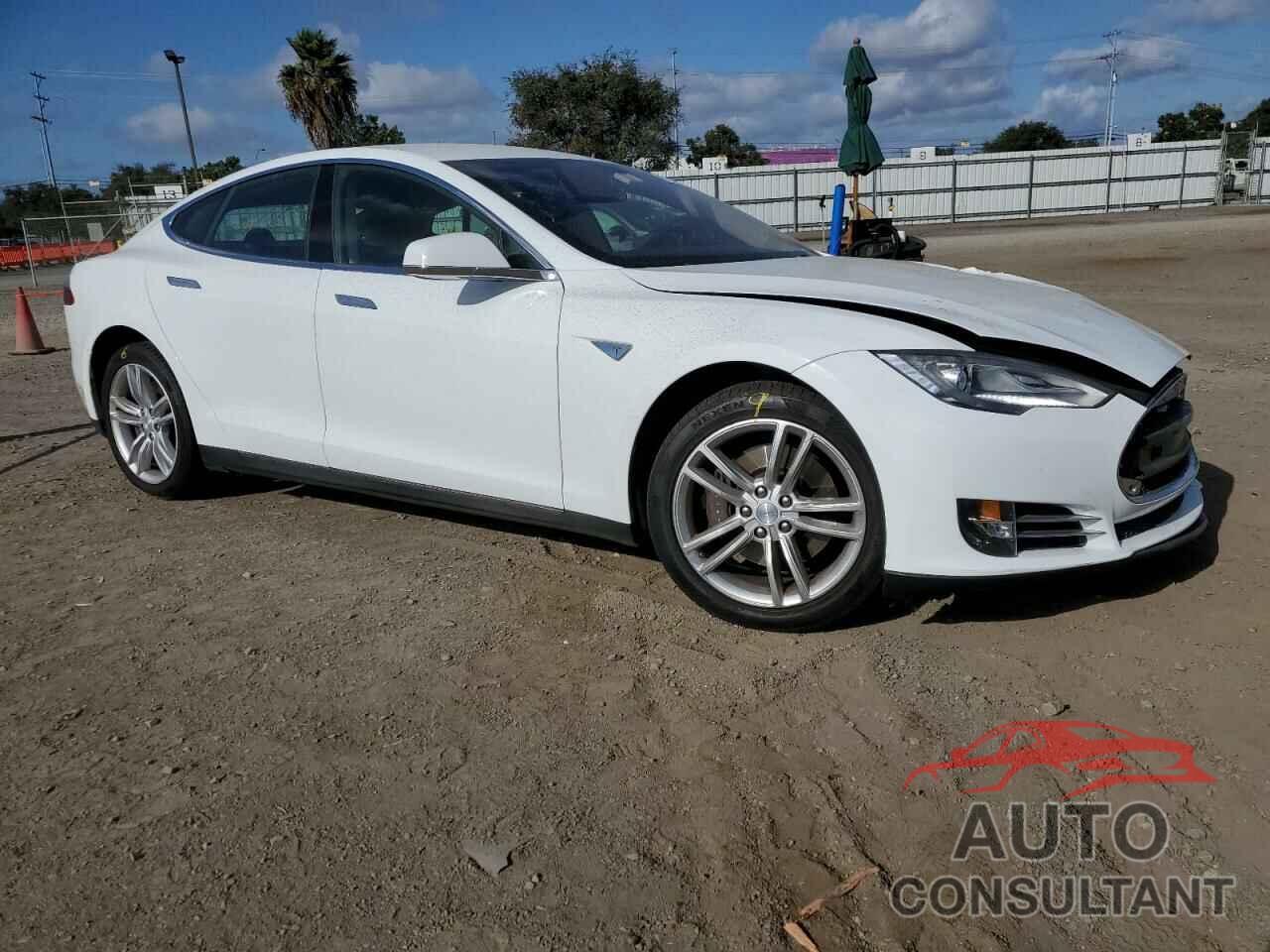 TESLA MODEL S 2013 - 5YJSA1CN1DFP11636