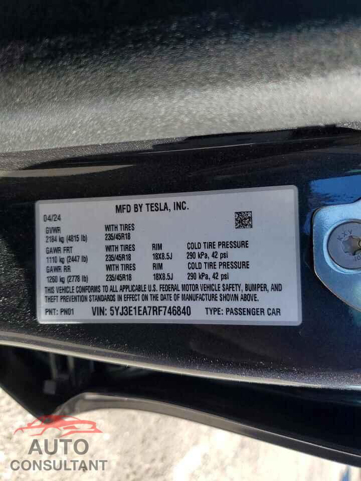 TESLA MODEL 3 2024 - 5YJ3E1EA7RF746840