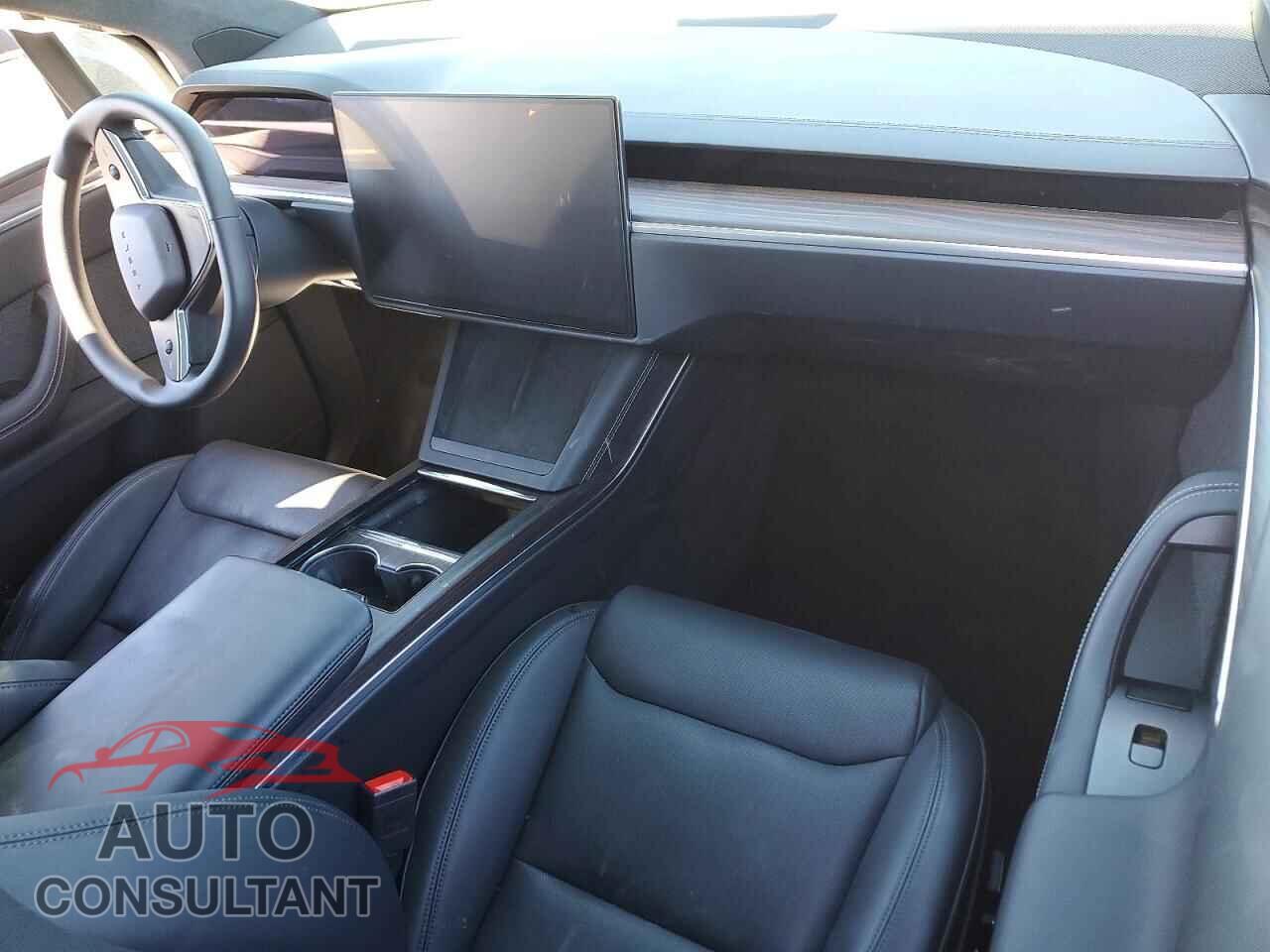 TESLA MODEL X 2024 - 7SAXCBE50RF459987