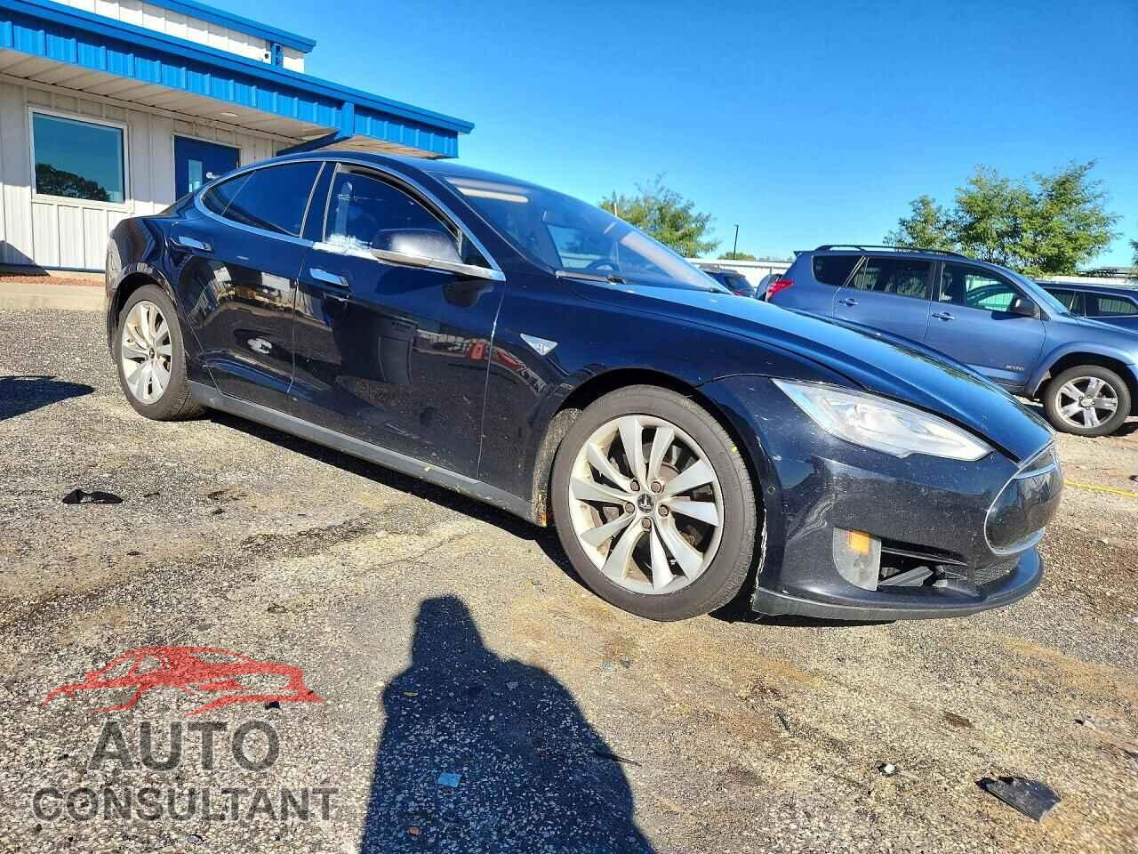 TESLA MODEL S 2015 - 5YJSA1S2XFF082713