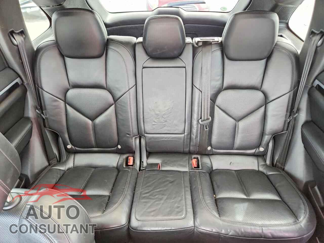 PORSCHE CAYENNE 2016 - WP1AE2A23GLA17559