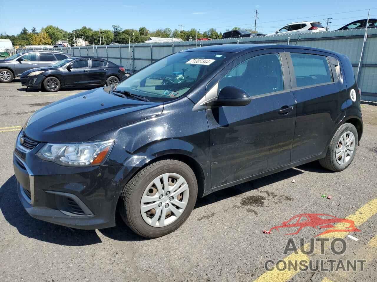 CHEVROLET SONIC 2019 - 1G1JG6SB8K4107688