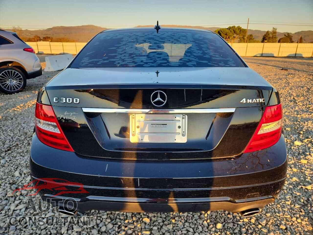 MERCEDES-BENZ C-CLASS 2012 - WDDGF8BB2CR202015