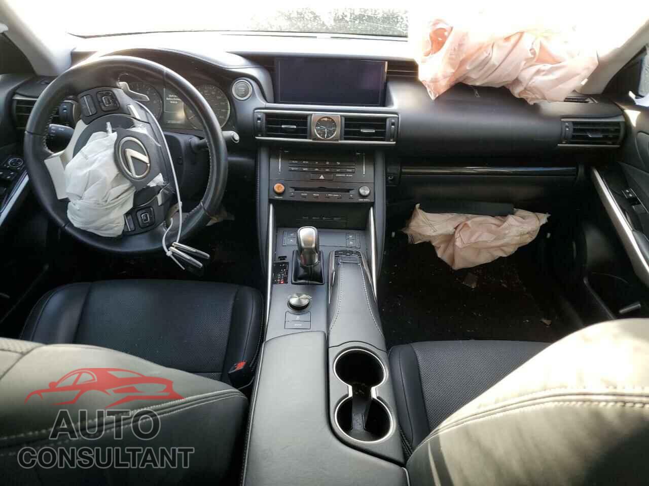 LEXUS IS 2018 - JTHC81D28J5029062