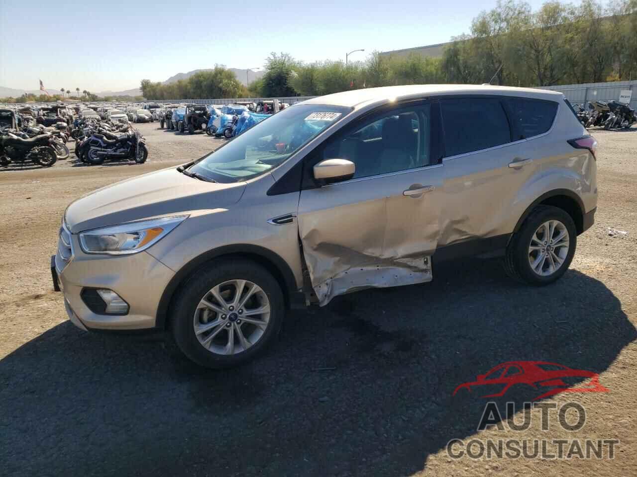 FORD ESCAPE 2017 - 1FMCU0GD5HUC51140