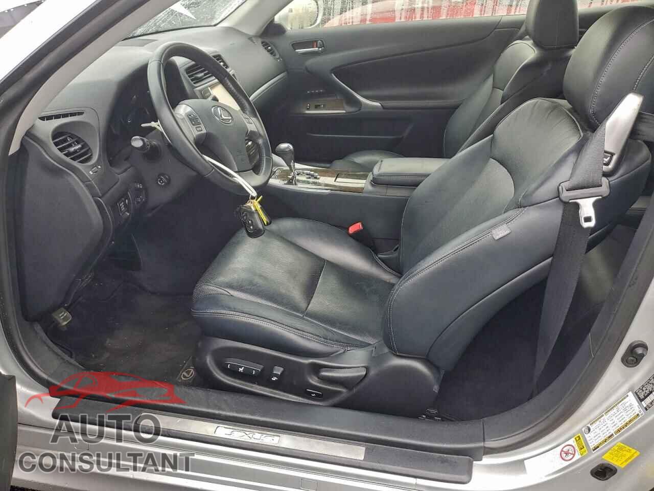 LEXUS IS 2014 - JTHFF2C23E2531396