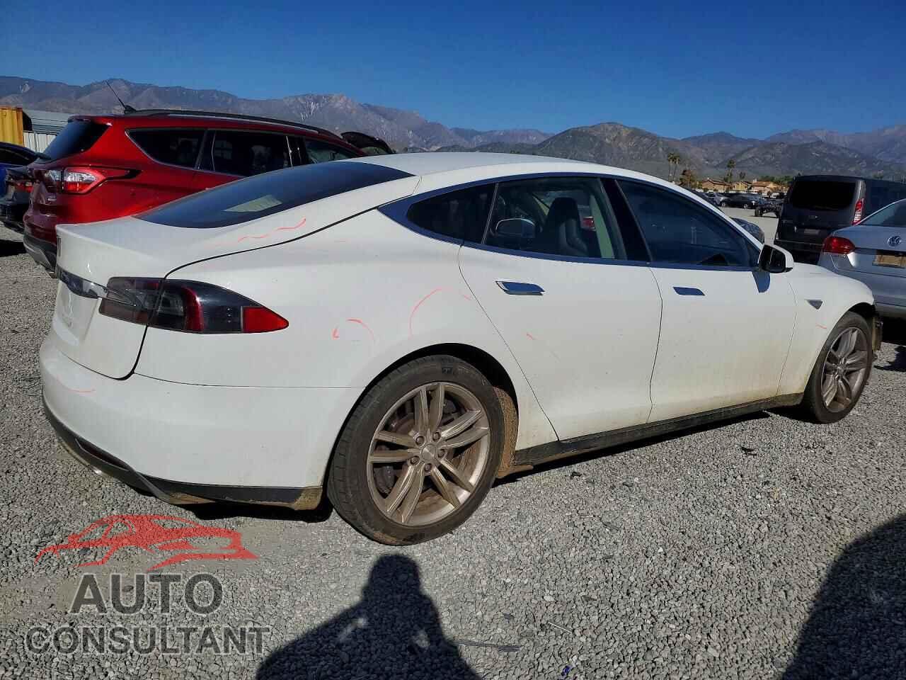 TESLA MODEL S 2013 - 5YJSA1CG4DFP03628