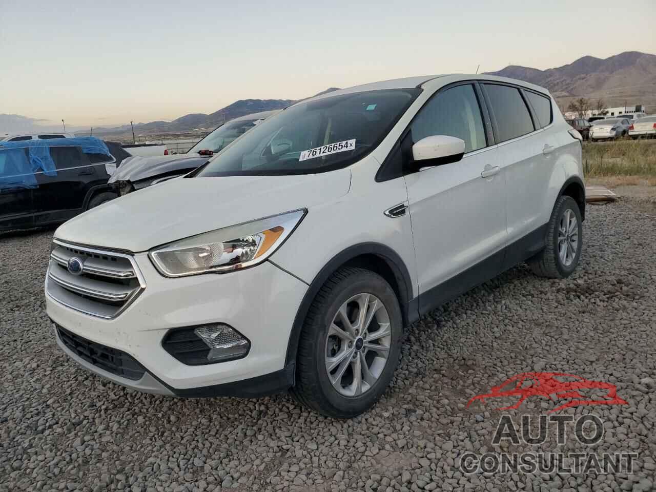 FORD ESCAPE 2017 - 1FMCU9GD3HUB61912