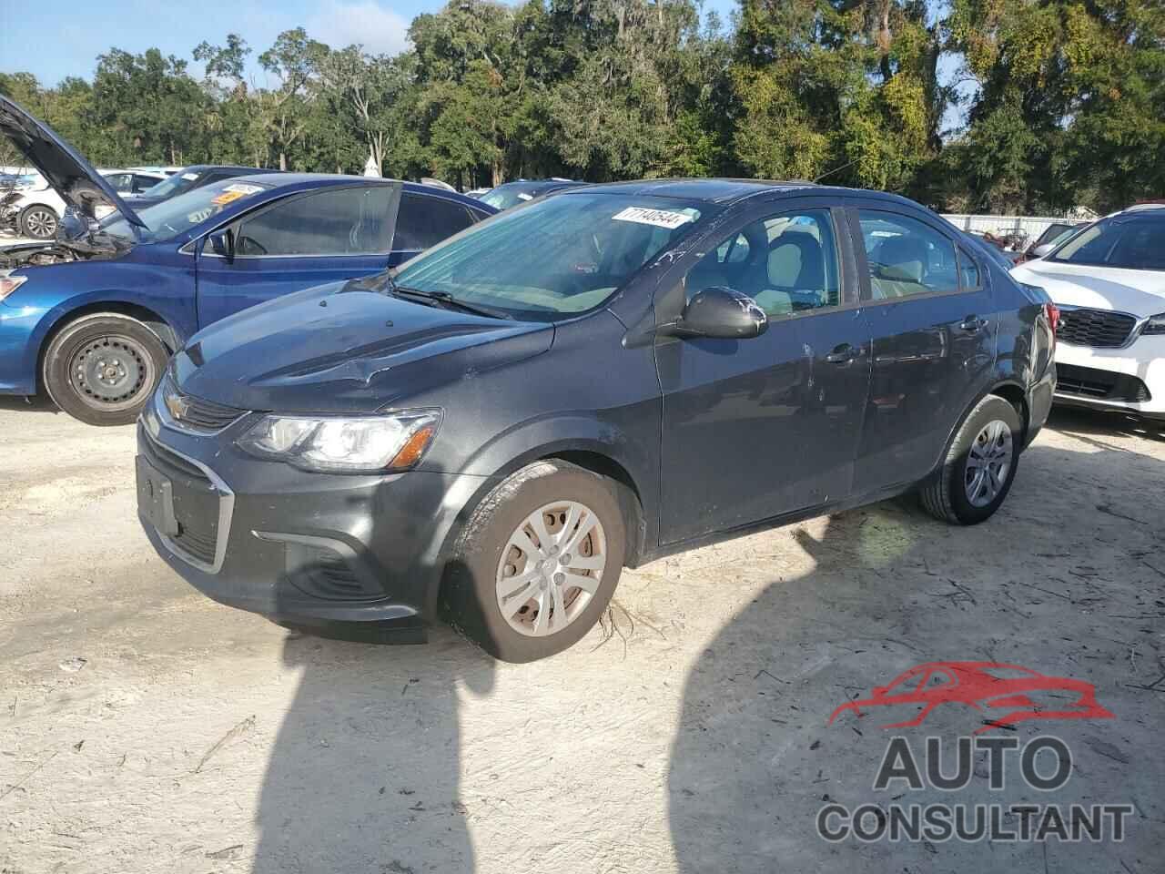 CHEVROLET SONIC 2019 - 1G1JB5SB8K4132485