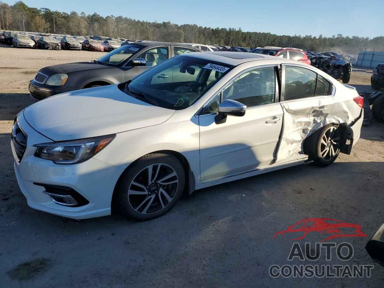 SUBARU LEGACY 2018 - 4S3BNAS66J3022098