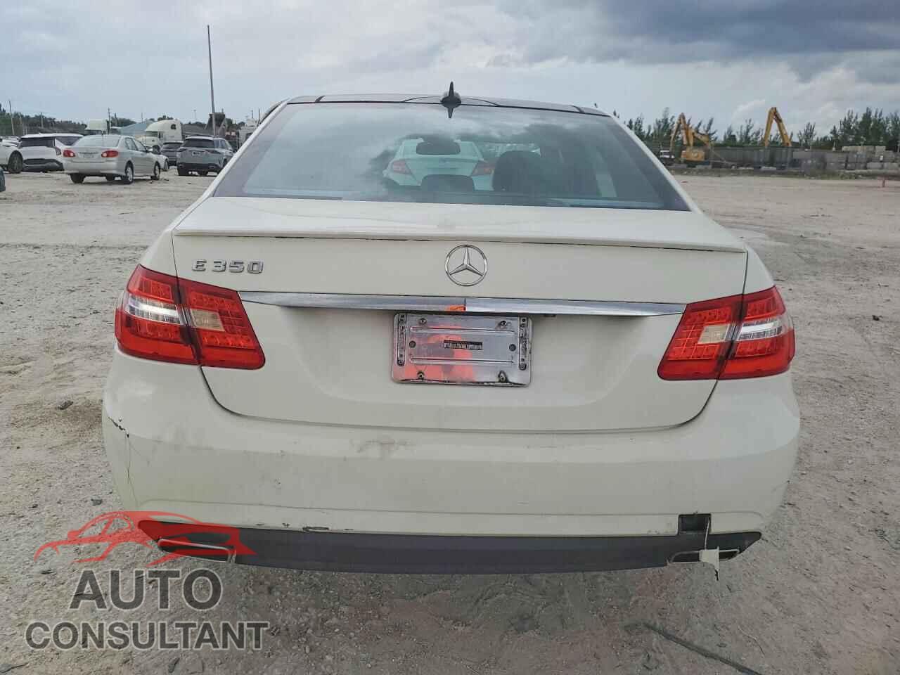 MERCEDES-BENZ E-CLASS 2011 - WDDHF5GB5BA353374