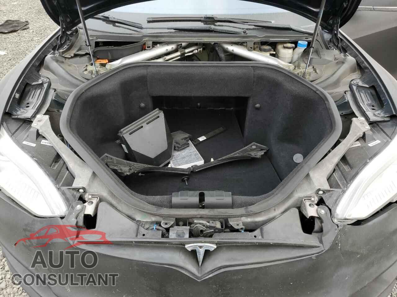 TESLA MODEL S 2013 - 5YJSA1DP2DFP11757