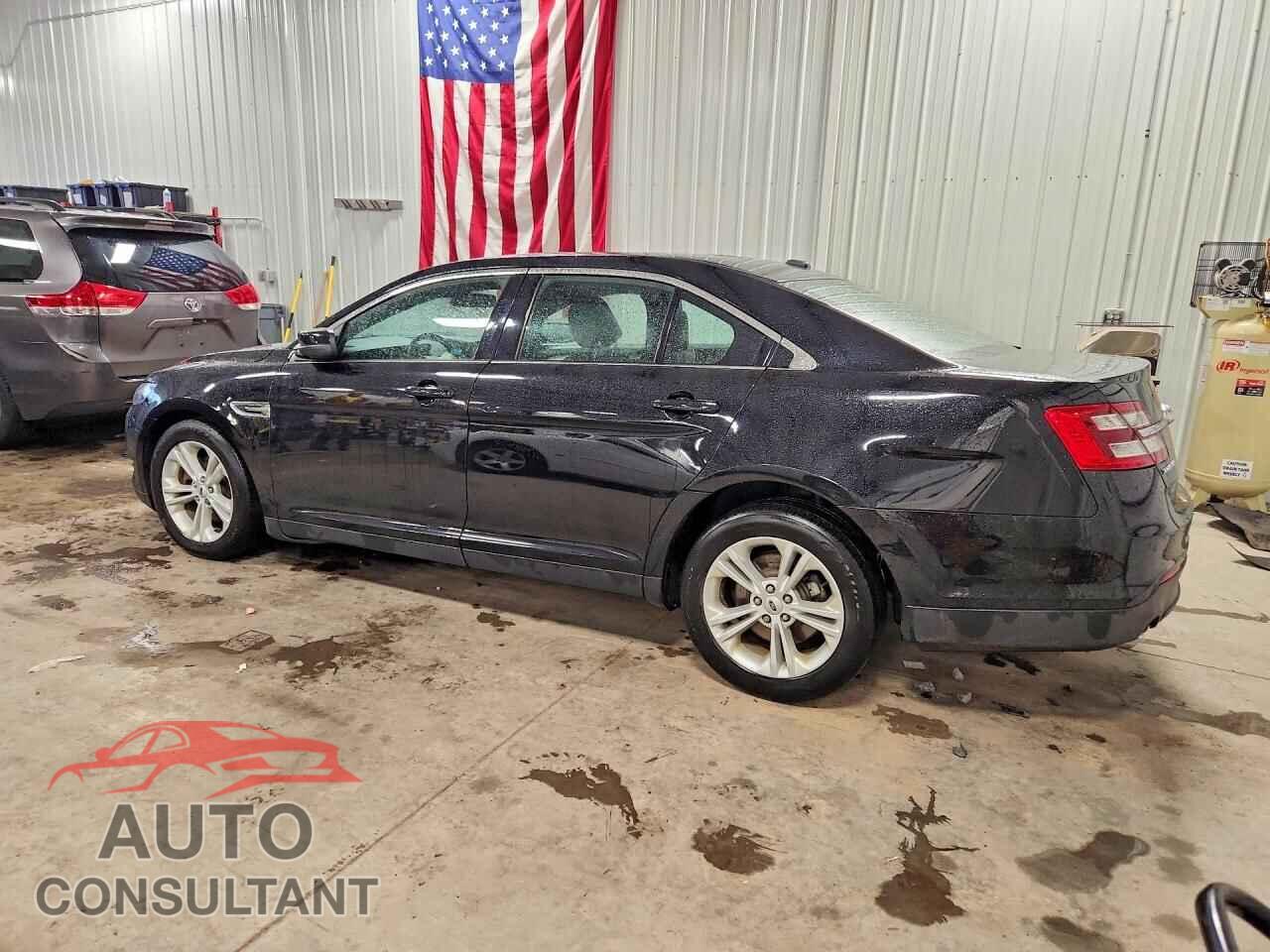 FORD TAURUS 2017 - 1FAHP2E85HG144385