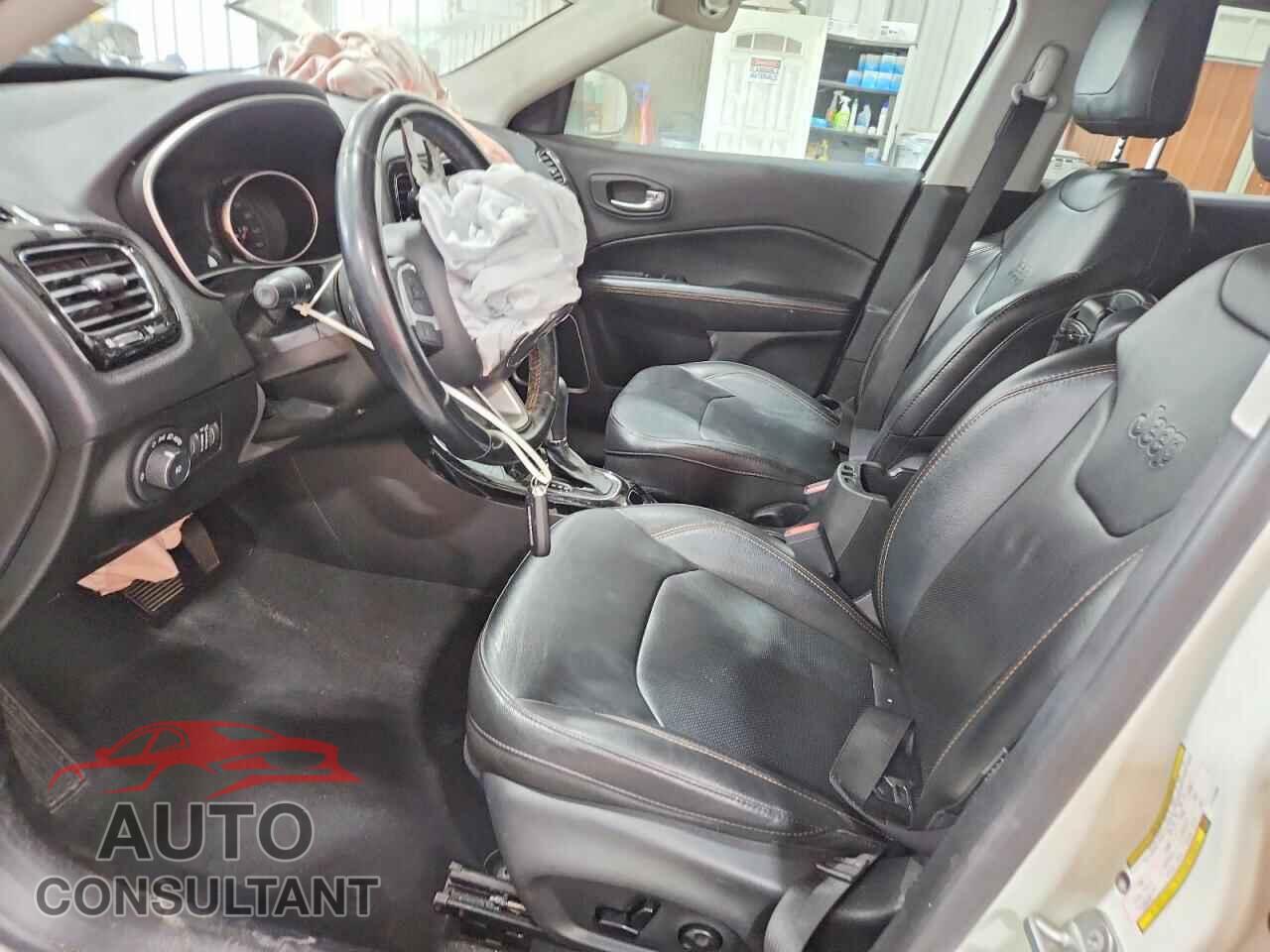 JEEP COMPASS 2020 - 3C4NJDCB2LT151954